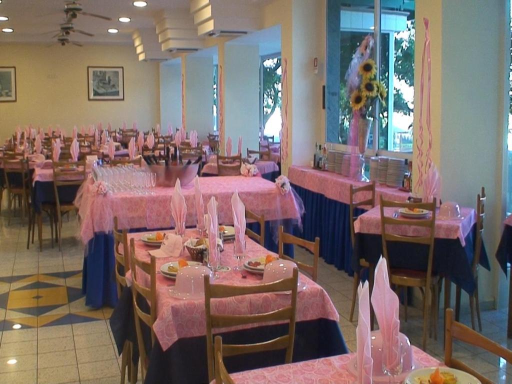 Hotel Astoria ميسانو ادرياتيكو المظهر الخارجي الصورة