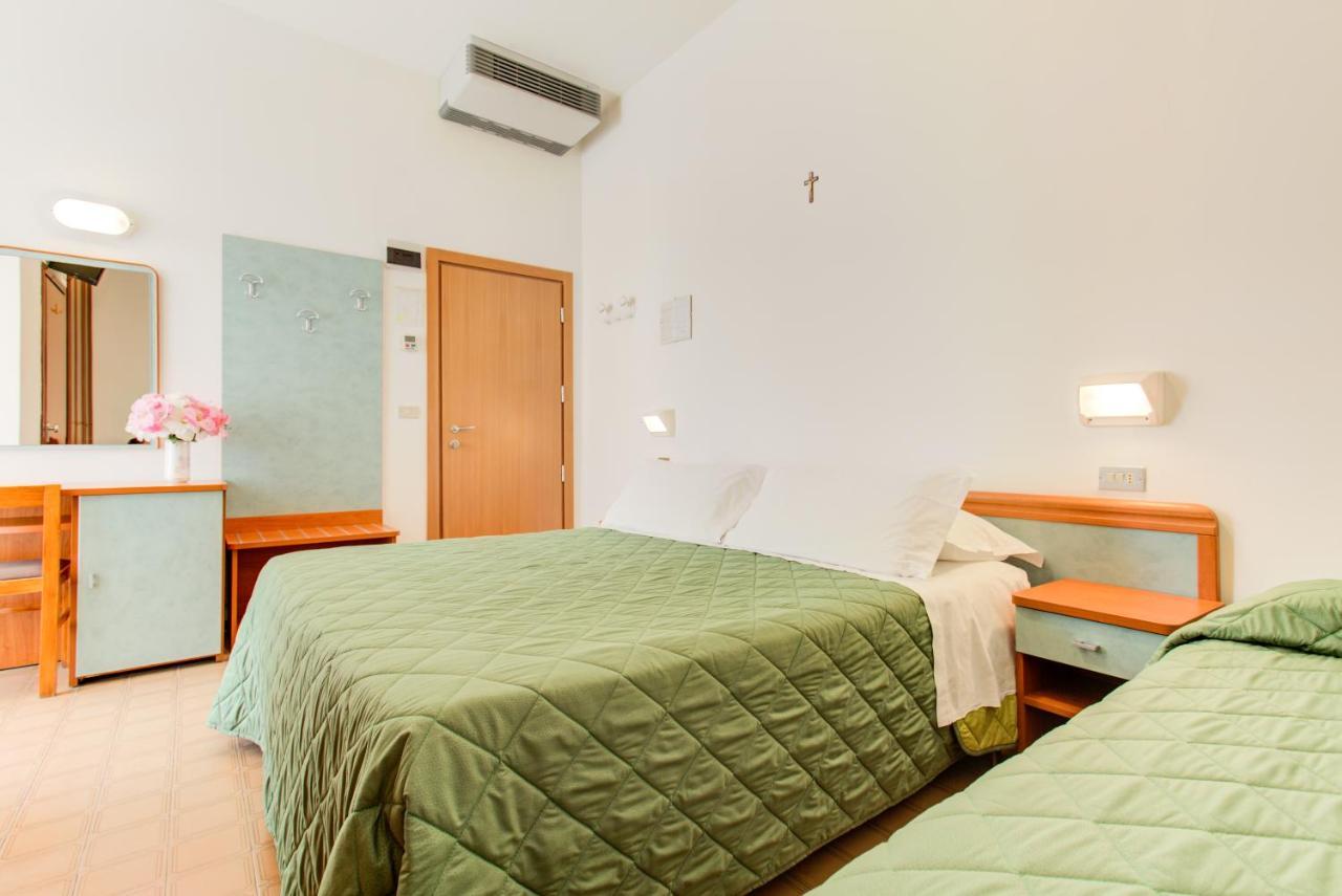 Hotel Astoria ميسانو ادرياتيكو المظهر الخارجي الصورة