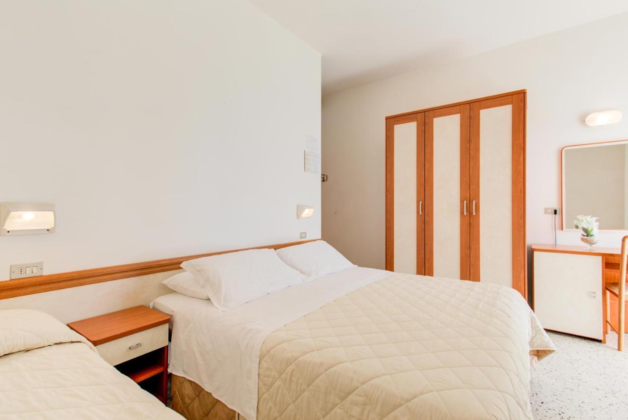 Hotel Astoria ميسانو ادرياتيكو المظهر الخارجي الصورة