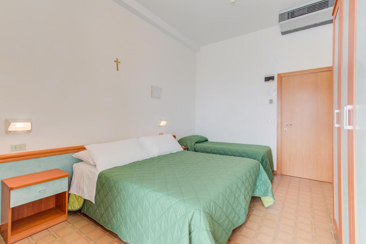 Hotel Astoria ميسانو ادرياتيكو المظهر الخارجي الصورة