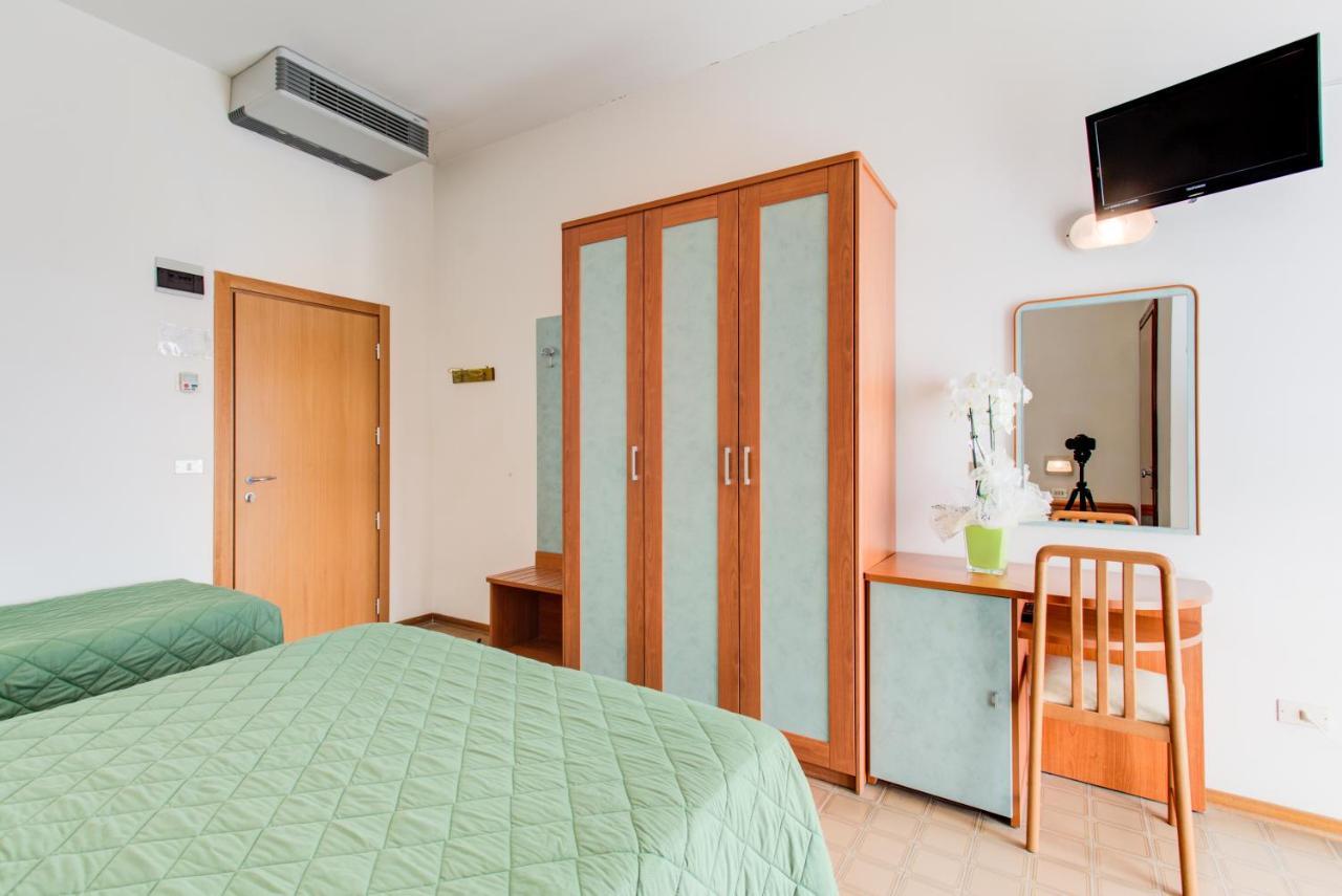 Hotel Astoria ميسانو ادرياتيكو المظهر الخارجي الصورة