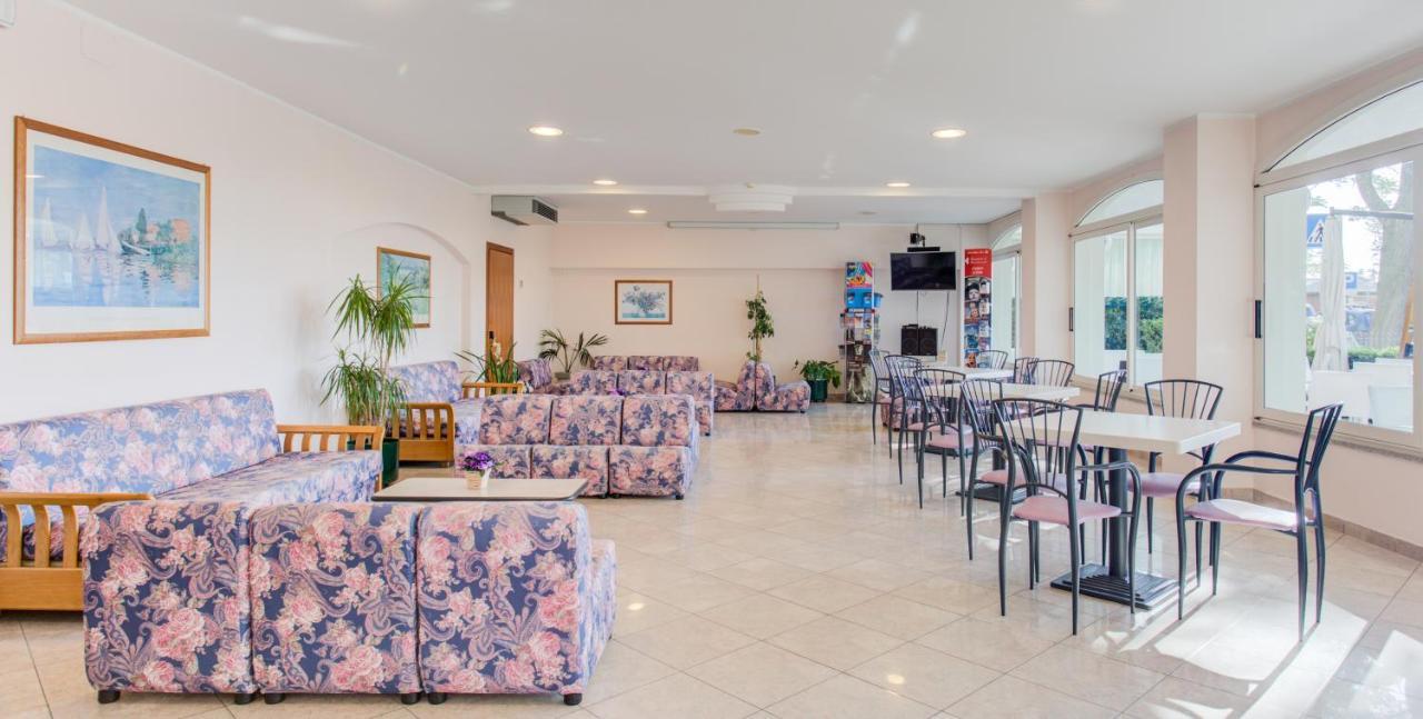 Hotel Astoria ميسانو ادرياتيكو المظهر الخارجي الصورة